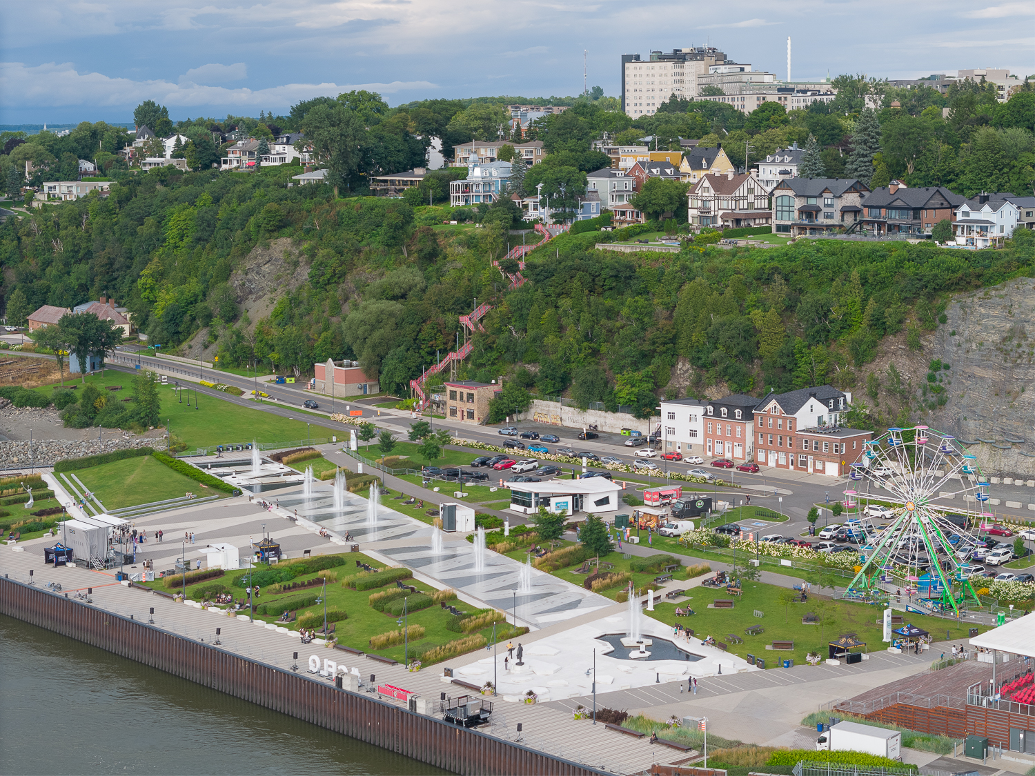 Quai Paquet in Lévis with a view of Quebec City